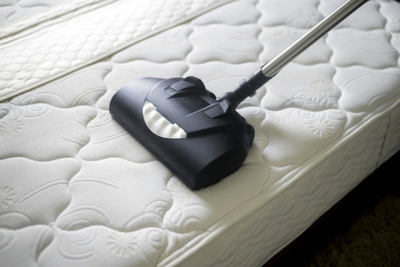 Vacuum Debu di Kasur