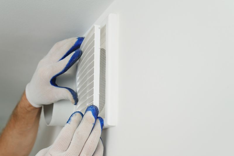 Membersihkan Ventilasi Rumah